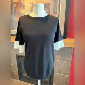 Short sleeved black sweater